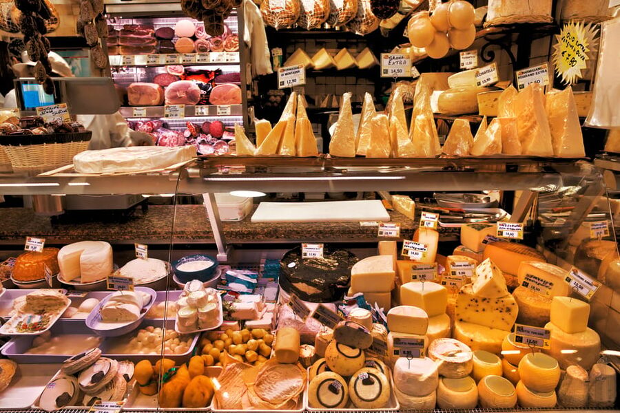 Cefalù: Market Tour and Meal at a Local's Home - Who will enjoy this meal most