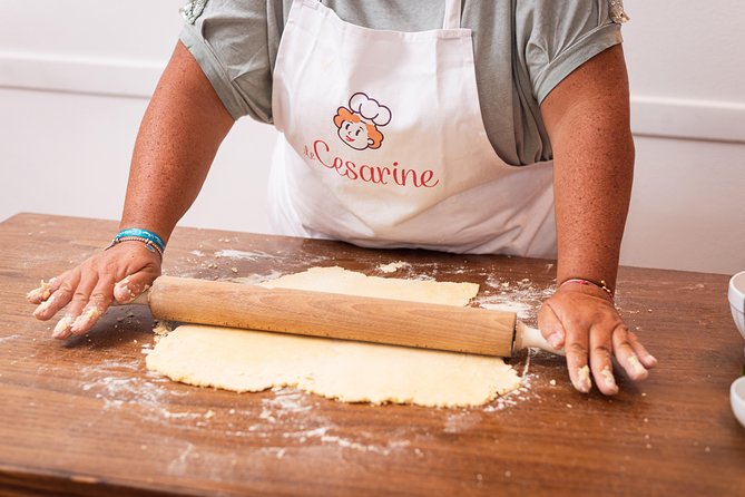 Cesarine: Market Tour & Home Cooking Class in Catania - Eating the meal with Sicilian wine