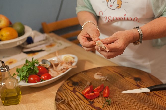 Cesarine: Small Group Market Tour & Cooking Class in Alberobello - Starting at the Alberobello market