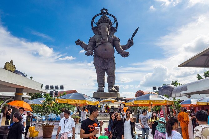 Chachoengsao One Day Trip from Bangkok : Historic Market and Buddhist Temples - Who should book this day trip?