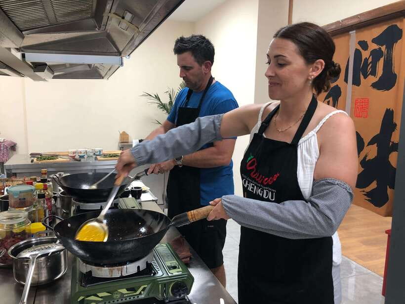 Chengdu: Cooking Class with Fresh Market Half Day Experience - Vegetarian and vegan cooking options