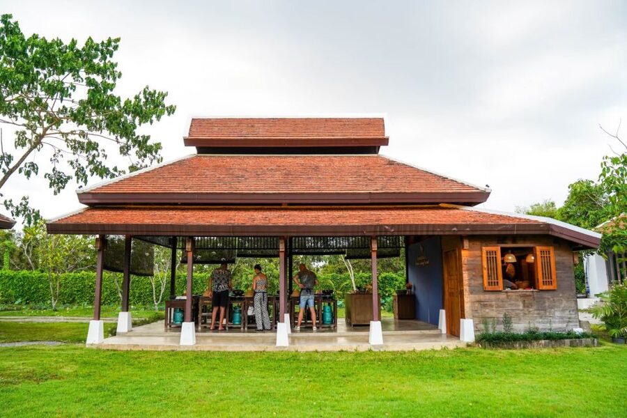 Chiang Mai: Authentic Cooking Class with Market & Farm Visit - Key points to know before booking