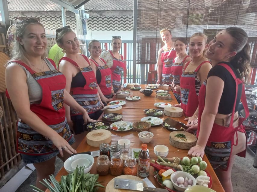 Chiang Mai: Cooking Class with Market and Pickup - What you actually learn at the stove