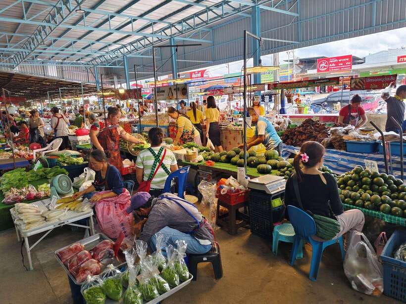 Chiang Mai: Elephants, Sticky Waterfalls, Market and Temple - A market where rural food takes center stage