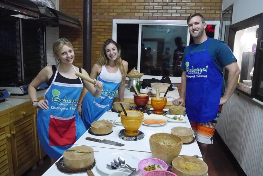 Chiang Mai: Evening Cooking Class and Local Market Visit - Eating what you make