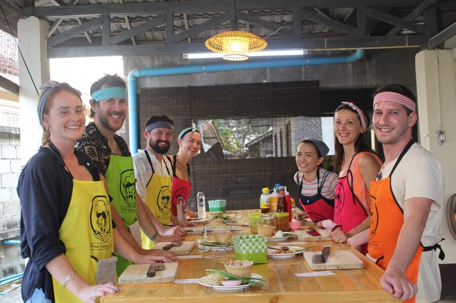 Chiang Mai: Half Day Evening Cooking Class with Market Tour - Hotel pickup near Kad Kom Market