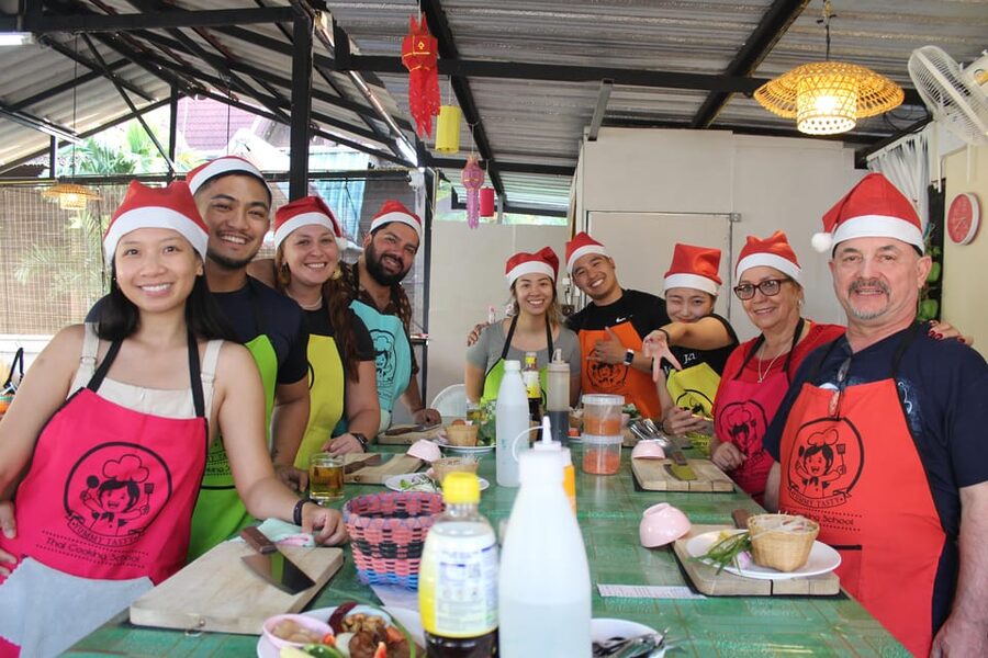 Chiang Mai: Half Day Morning Cooking Class with Market Tour - Kad Kom Market Comes Before the Cutting Board