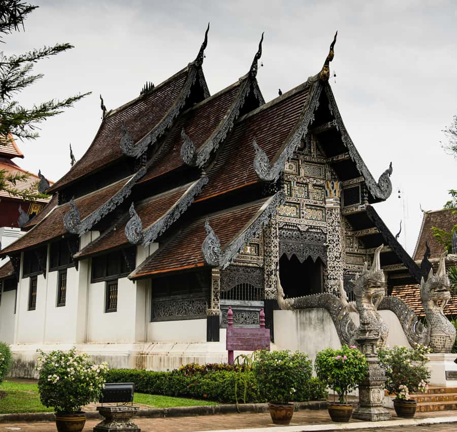 Chiang Mai Light: Tuk Tuk Night Tour with Temples & Markets - Key points to know before you book