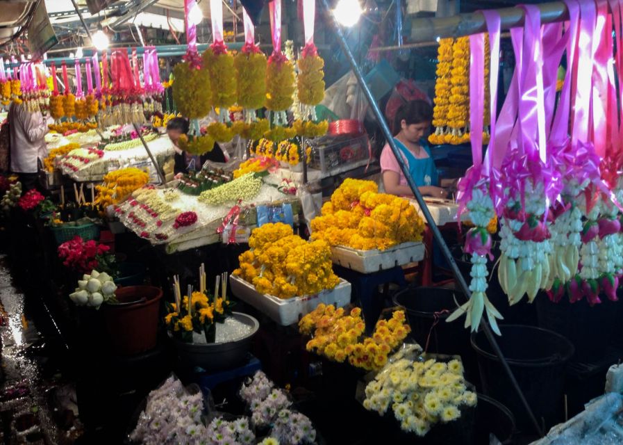 Chiang Mai: Local Food and Markets Guided Walking Tour - Mango sticky rice supplies the sweet middle course