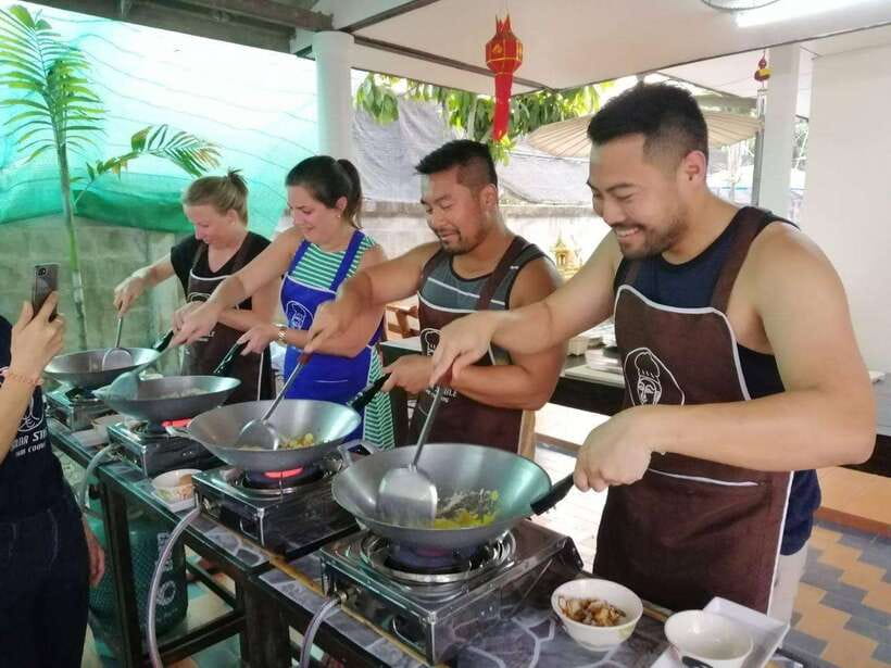 Chiang Mai: Thai Cooking and Market Tour with Lanna Smile - What the five hours really include