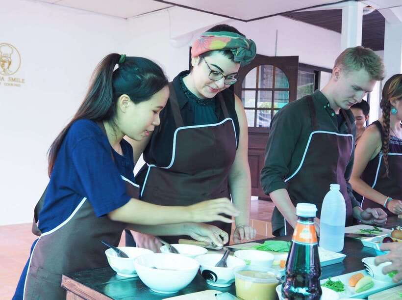 Chiang Mai: Thai Cooking and Market Tour with Lanna Smile - Who will enjoy this class most?