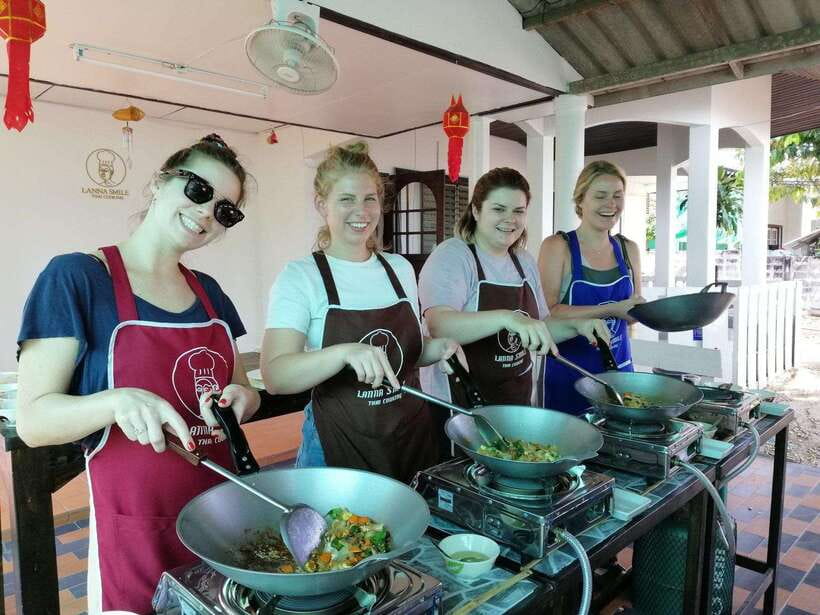 Chiang Mai: Thai Cooking and Market Tour with Lanna Smile - Six choices across the Thai menu