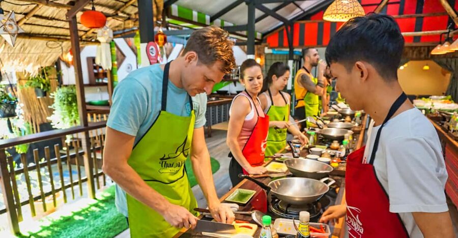 Chiang Mai: Traditional Thai-Akha Cooking Class& Market Tour - Why the Akha angle matters in Chiang Mai