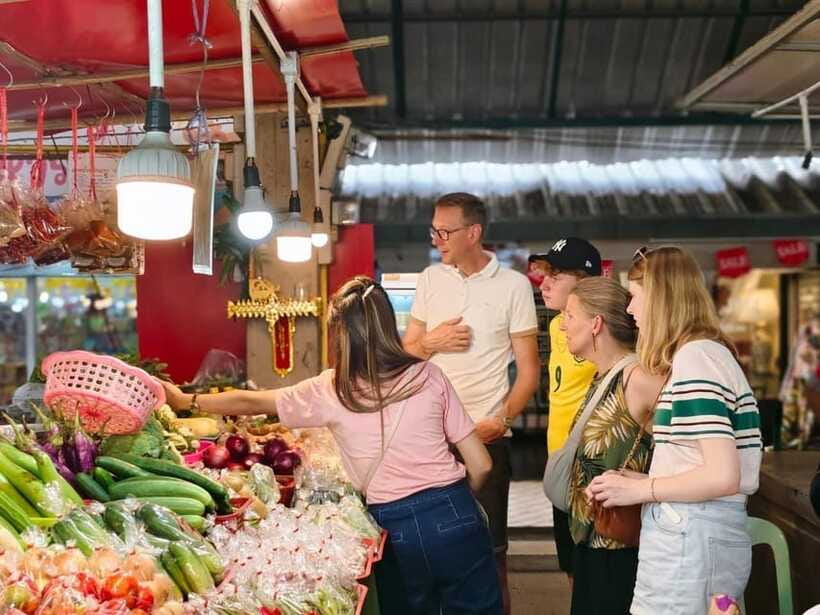 Chiang Mai: Traditional Thai Cooking Class with Market Tour - Group size and the pace of the four hours