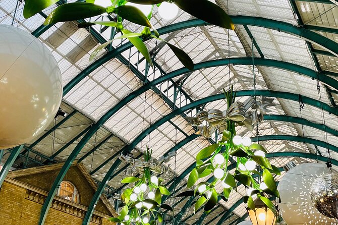 Christmas Lights and Markets Guided Walking Tour with Mulled Wine - A closer look at the guide experience