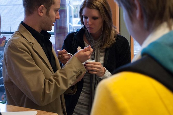 Cincinnati's Original Findlay Market Tour With Tastings - Meeting vendors, not just tasting samples