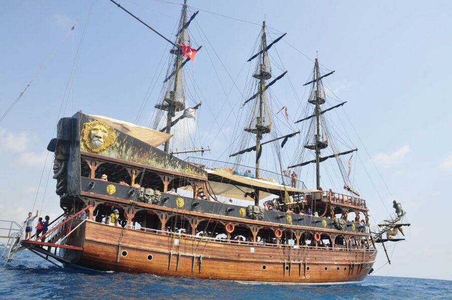 City of Side: Manavgat River Boat Lunch Cruise & Bazaar Tour - Who will enjoy this tour most