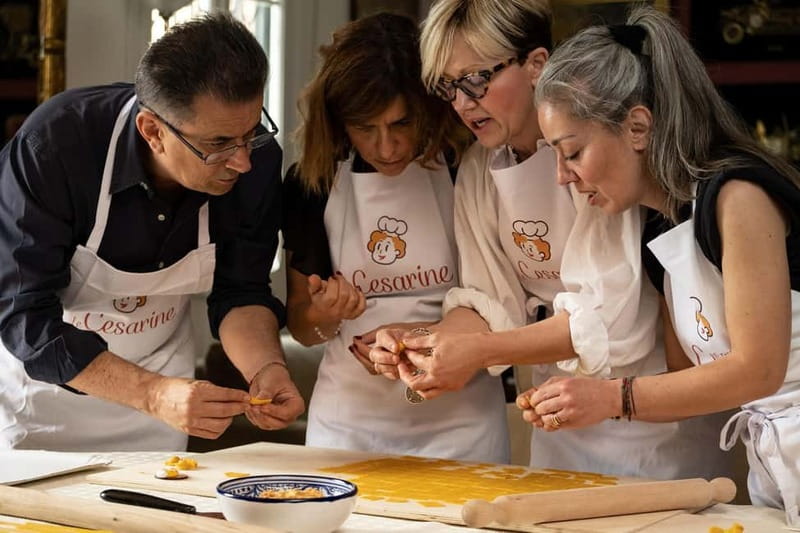 Como: Market Tour and Cooking Class at a Local's Home - Key points at a glance