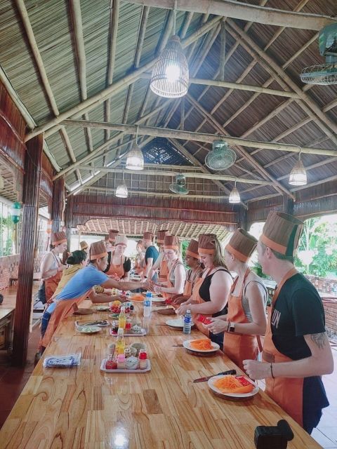 Cooking Class w Phở and Market & Basket Boat Ride in Hoi An - Hoi An Market: Start With the Ingredients
