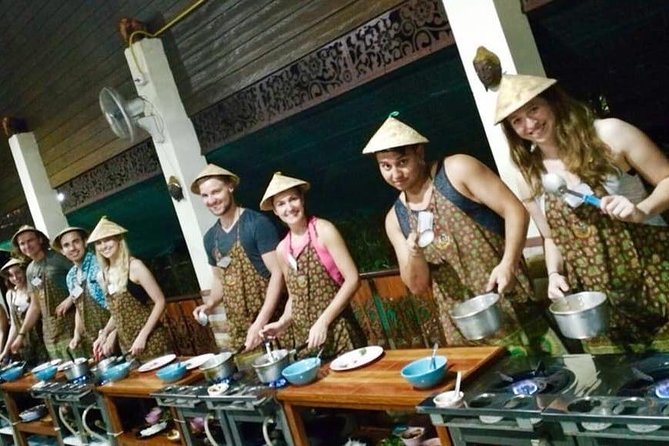 Cooking Evening Class Chiang Mai Visit Organic Garden and Market - Key points at a glance