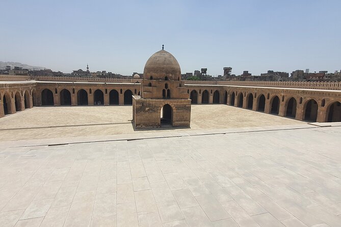 Coptic Cairo, Mosques , sailing on Nile and Bazaar Private Tour with Lunch - Al-Hakim Mosque and Refaai Mosque: two different faces of Cairo