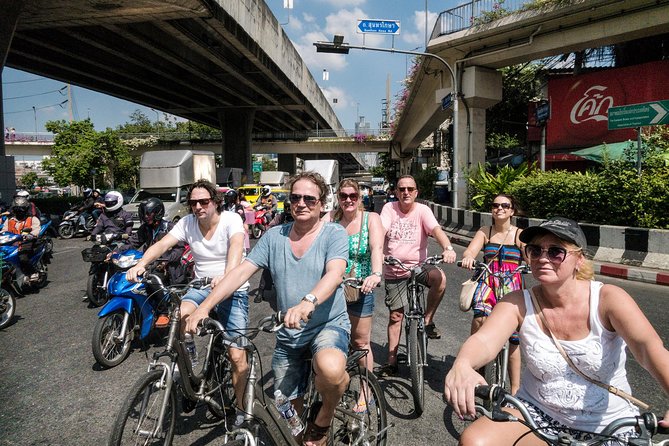 Countryside Bangkok and a Local Floating Market Tour by Bicycle Including Lunch - The floating market and Thai snacks