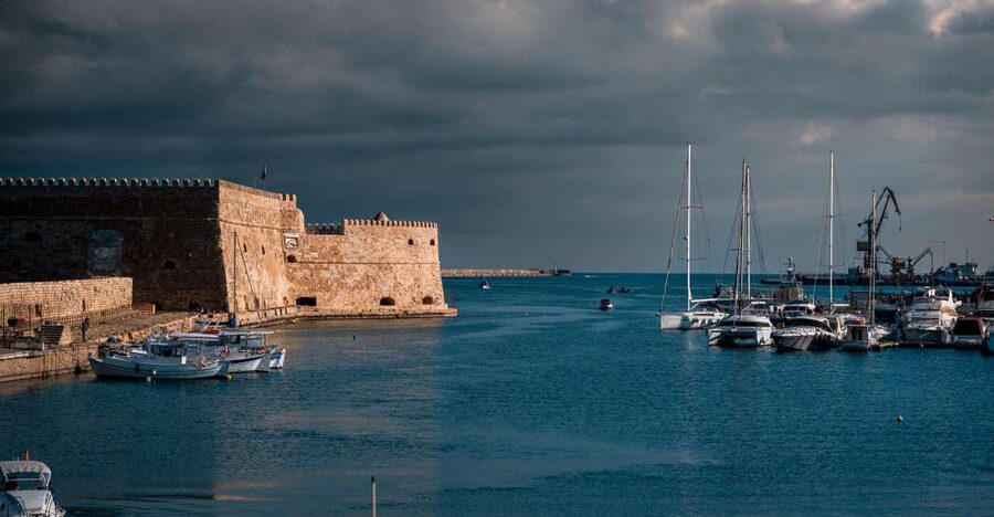Crete: Day Tour to Heraklion City, Market & CRETAquarium - The open-air market near Heraklion