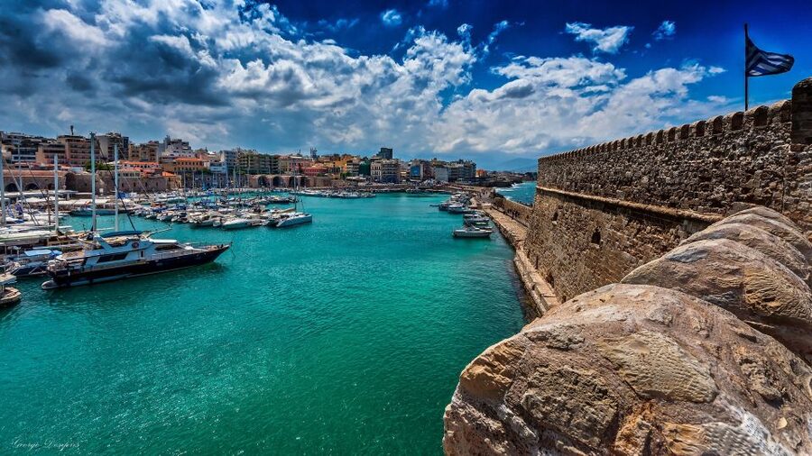 Crete: Knossos Palace, Heraklion City, Market Guided Tour - Heraklion’s old center, market, and harbor