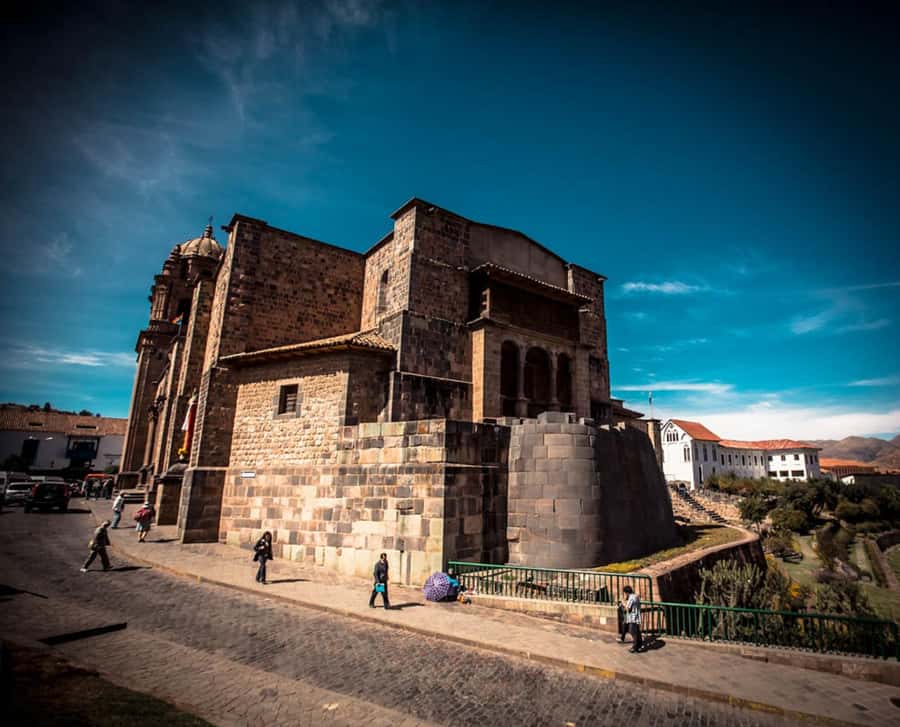 Cusco: Coricancha, Cathedral & San Pedro Market Walking Tour - Coricancha: where Inca worship met Spanish rule