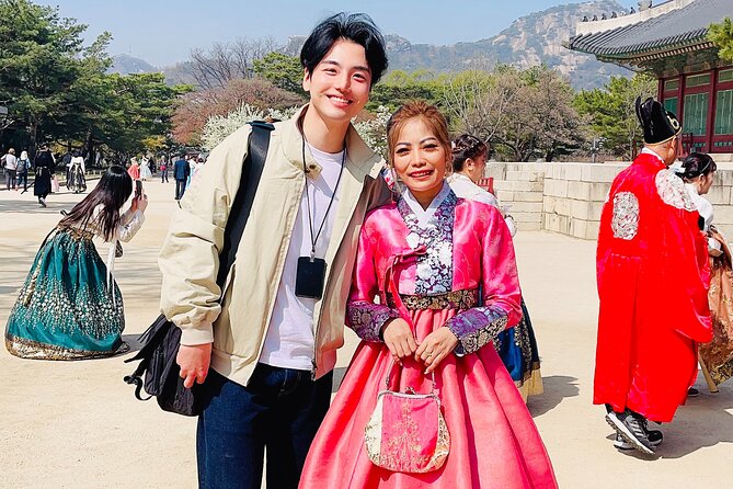 Customizable Seoul Private Tour Palaces Food and Markets - Gyeongbokgung Palace and the royal guard ceremony