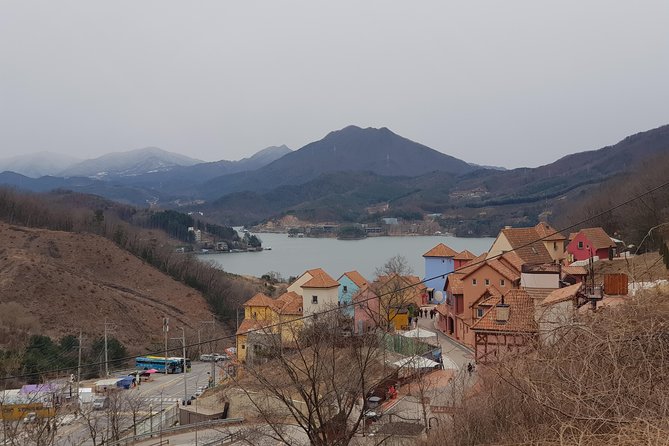 Customized Private Seoul tour: Palace, Market etc(Airport Option) - What to expect from the guides