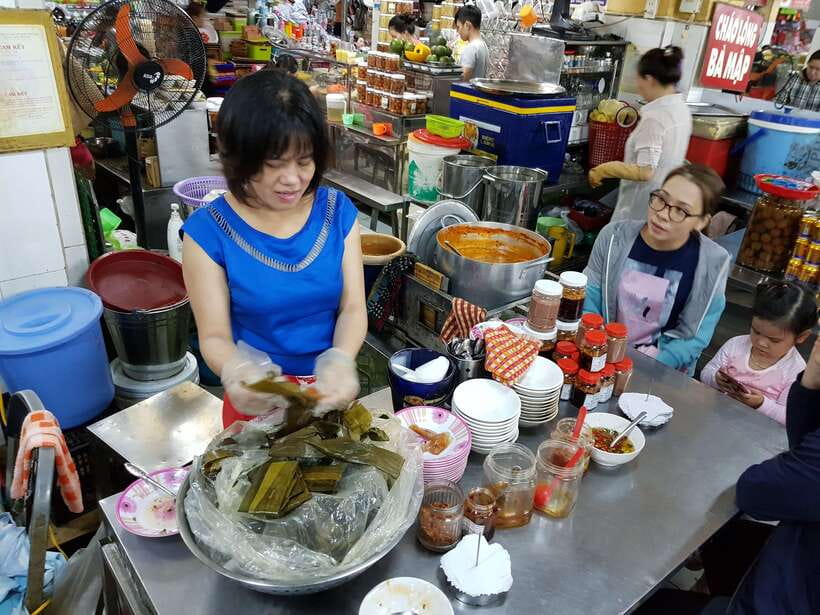 Da Nang: Con Market And Seafood Street Experience - The final food stop at 31 Le Duan