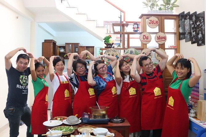 Da Nang Cooking Class with Coffee Tasting and Market Visit - Guides, atmosphere, and what to expect