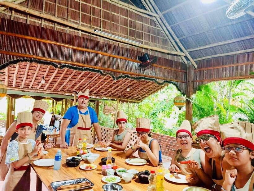 Da Nang/Hoi An: Market Tour, Basket Boat Ride, Cooking Class - Starting at Hoi An Market