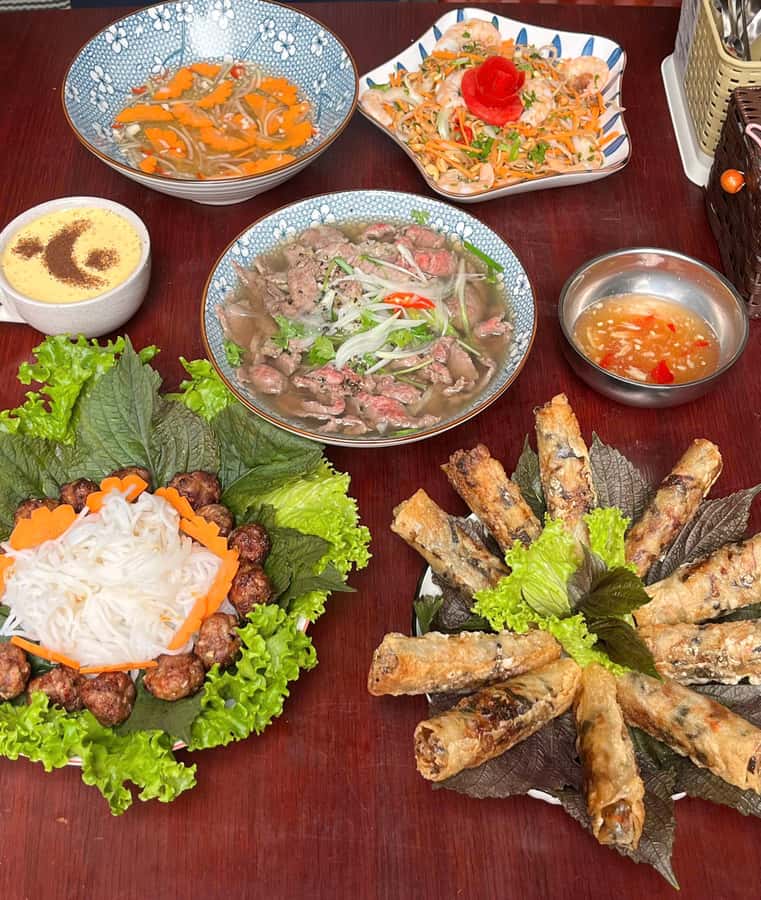 Da Nang: Making 5 Vietnamese dishes with Local Market Trip - Booking details that matter