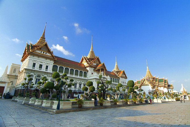 Damnern Saduak Floating Market, Grand Palace and Wat Phra Keo Tour from Bangkok - Entering the Grand Palace after lunch