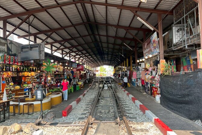 Damnoen Saduak and Maeklong Railway Market Tour with Private Car - Why the railway market is worth the drive