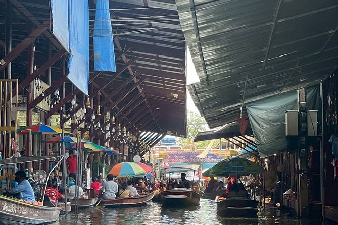 Damnoen Saduak and Maeklong Railway Market Tour with Private Car - Paddle boats at Damnoen Saduak Floating Market