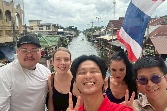 Damnoen Saduak and Maeklong Railway Market Tour with Private Car - What the private car changes