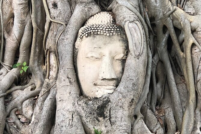 Damnoen Saduak Famous Floating Market and Mea Klong Railway Tour - Guides can shape the day