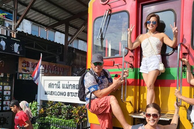 Damnoen Saduak Floating Market and Maeklong Railway Market Tour - Practical ways to get more from the day