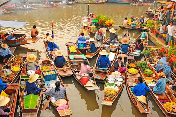 Damnoen Saduak Floating Market Car Service (no guide) - A short stop at Wat Bang Kung