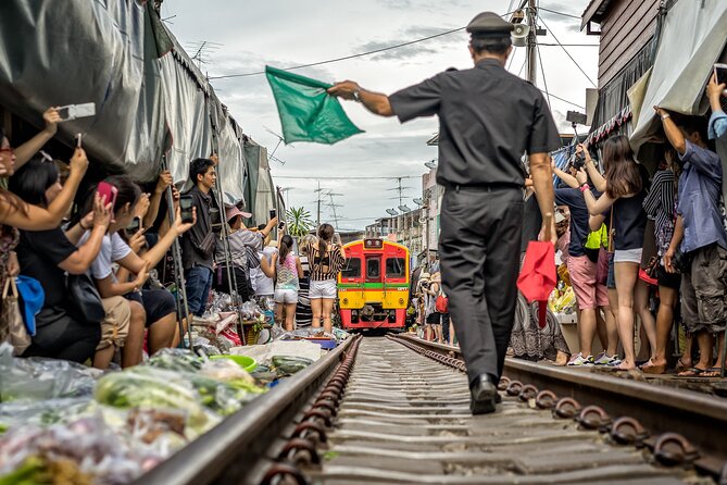 Damnoen Saduak Floating Market & Maeklong Railway From Bangkok - Transport from Bangkok and the real time commitment