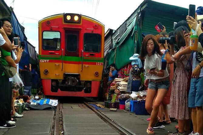 Damnoen Saduak Floating Market & Maeklong Train Market Tour - Who will get the most from this tour?