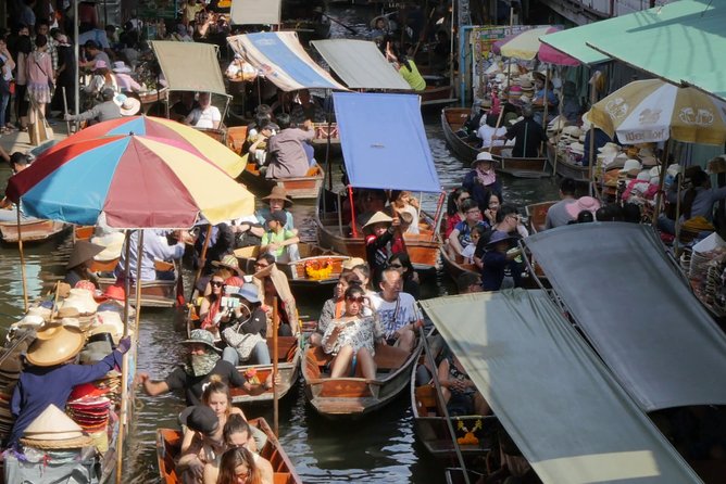 Damnoen Saduak Floating Market with Paddle Boat Ride (ex Bangkok) - Who will enjoy this most