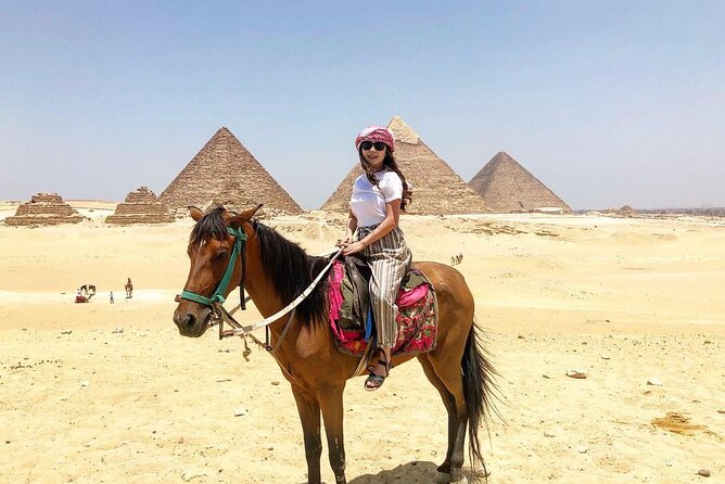 Day Tour To Giza Pyramids & Egyptian Museum & Khan El Khalili Bazaar - Egyptian Museum: two hours with ancient objects
