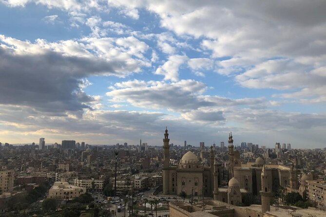 Day tour to Pyramids, Egyptian Museum and Bazaar from Cairo&Giza - Khufu, Menkaure, and the pyramid viewpoints