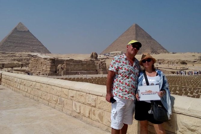 Day Tour to the Pyramids of Giza, Egyptian Museum and Khan El khalili Bazaar - A private van changes the day