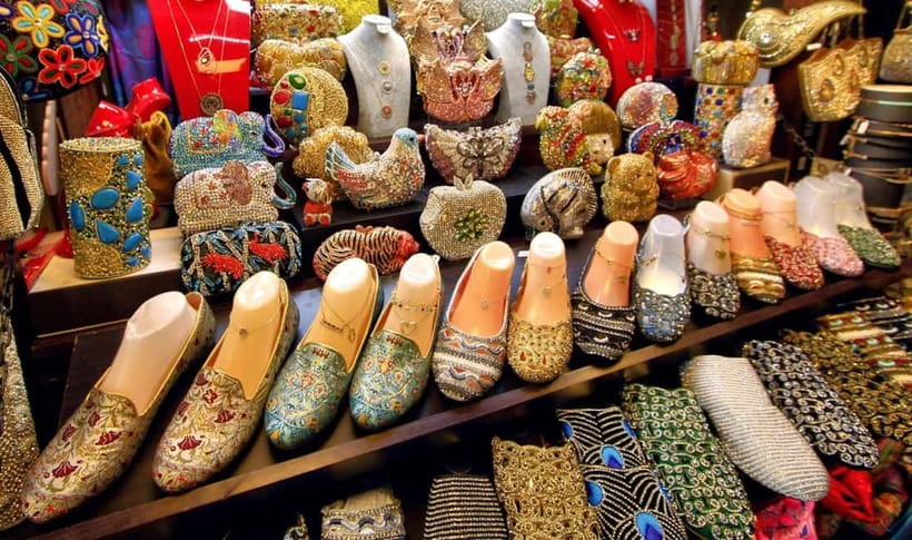 Delhi: Half-Day Old Delhi Private Guided Tour with Markets - The Red Fort from outside