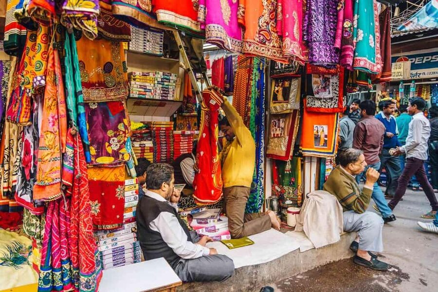 Delhi Markets: A Cultural Shopping Experience with an Expert - Janpath for boho clothes and small gifts